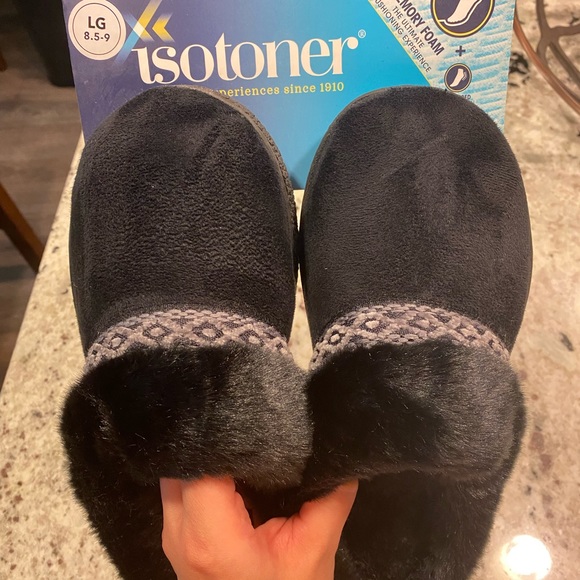 Isotoner cross stitch detail slippers - Picture 2 of 4